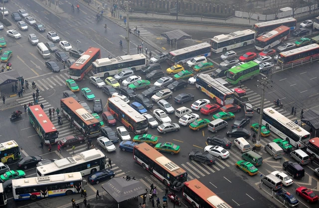 The impact of e-commerce on urban congestion